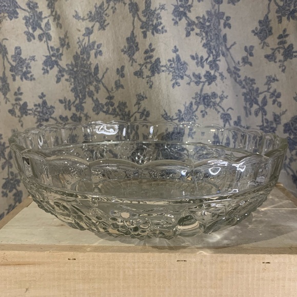 VTG Imperial Glass Pressed Glass 9" Paneled Bowl Frosted Fruit Scalloped Rim - Picture 7 of 12